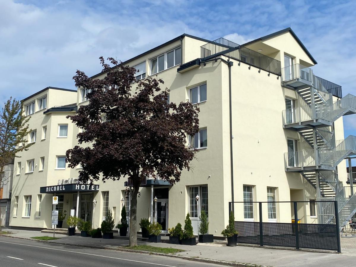 Hotel Michael Gerasdorf bei Wien Dış mekan fotoğraf